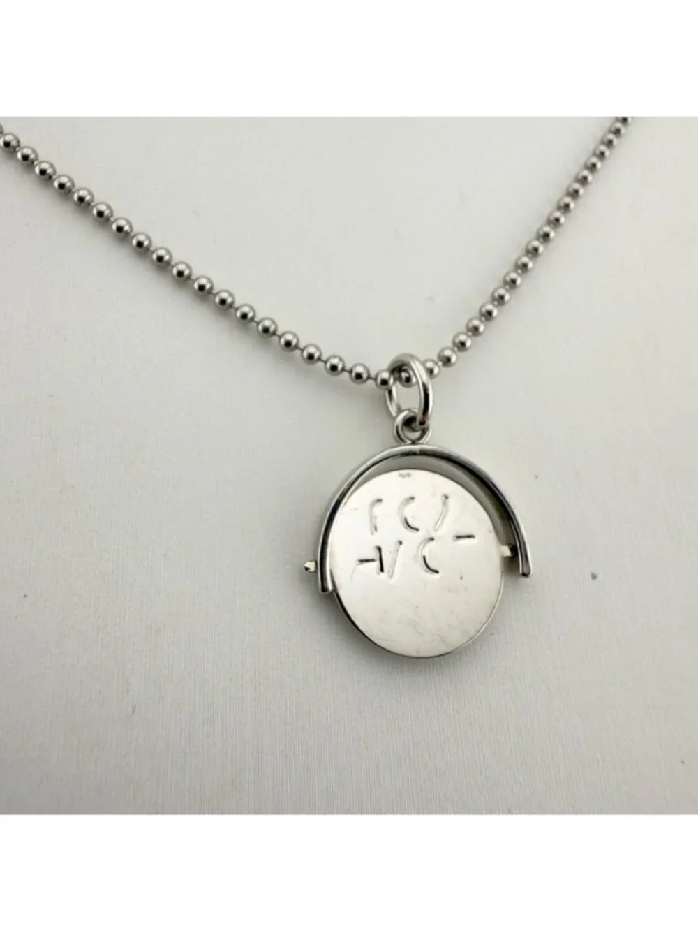Marc Jacobs Spinner Pendant Charm Necklace P.S. I Love You Message Silver Tone